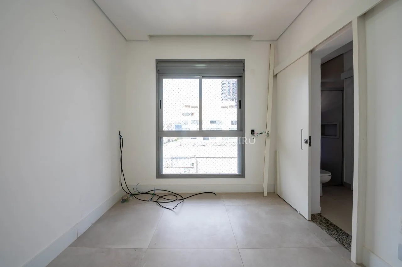 Apartamento espaçoso e iluminado à venda na Vila Olímpia – 17287