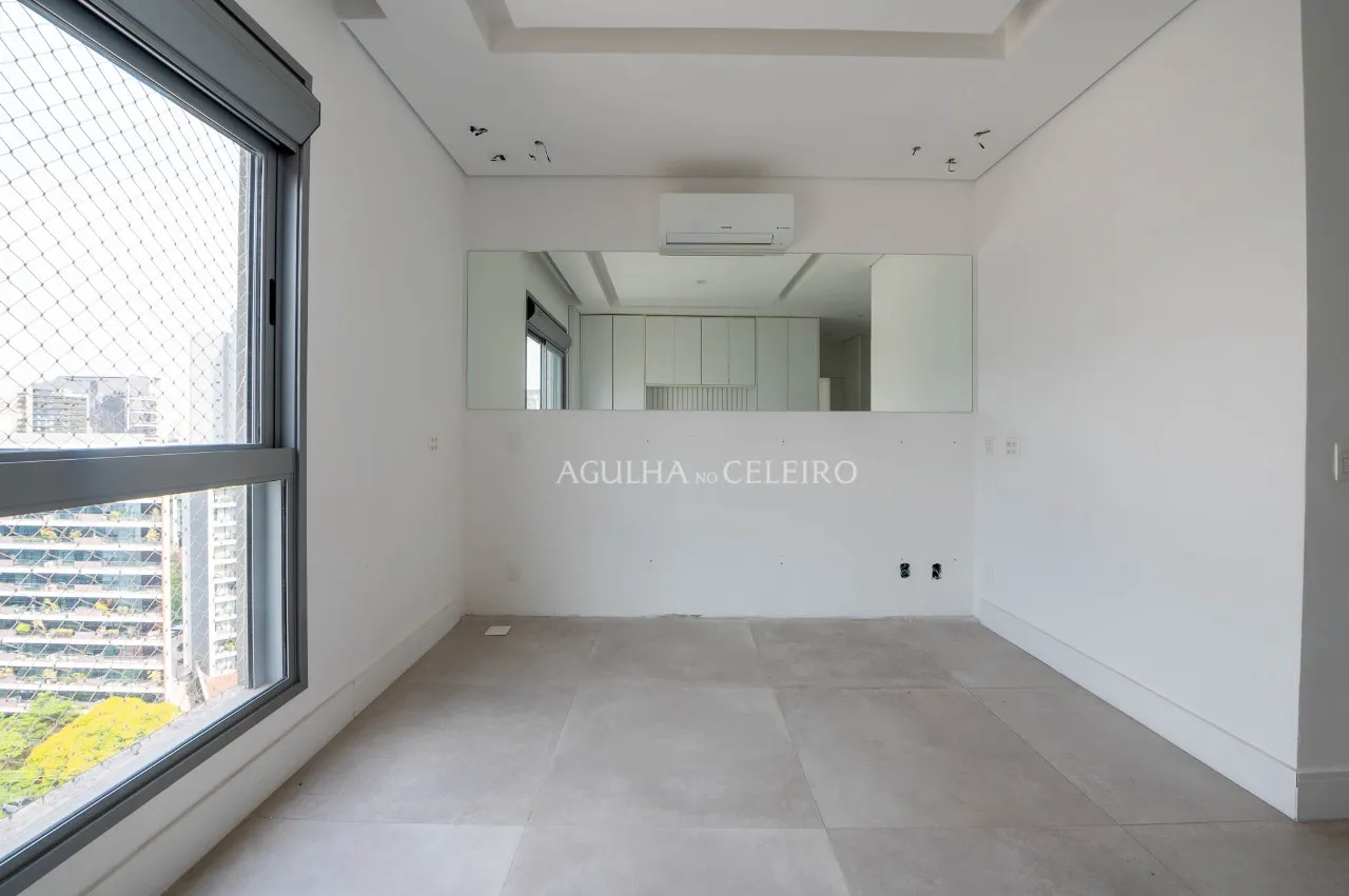 Apartamento espaçoso e iluminado à venda na Vila Olímpia – 17287