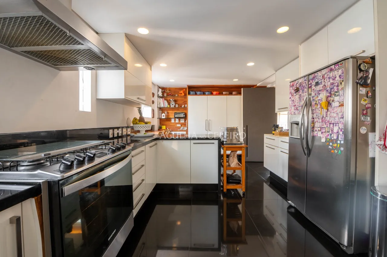 Cobertura com lindo espaço gourmet e piscina próxima à Oscar Freire. – 17579