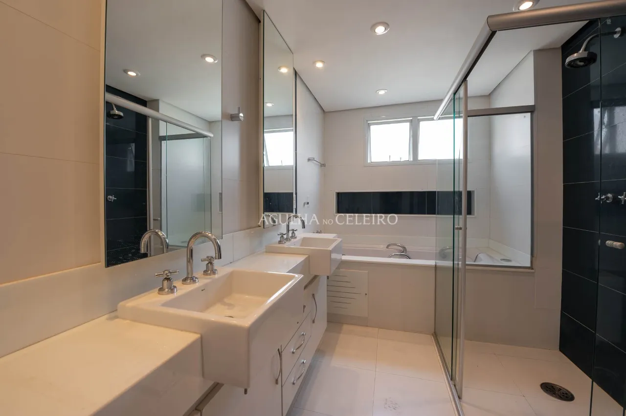 Casa de condomínio reformada à venda na Vila Madalena – 17622