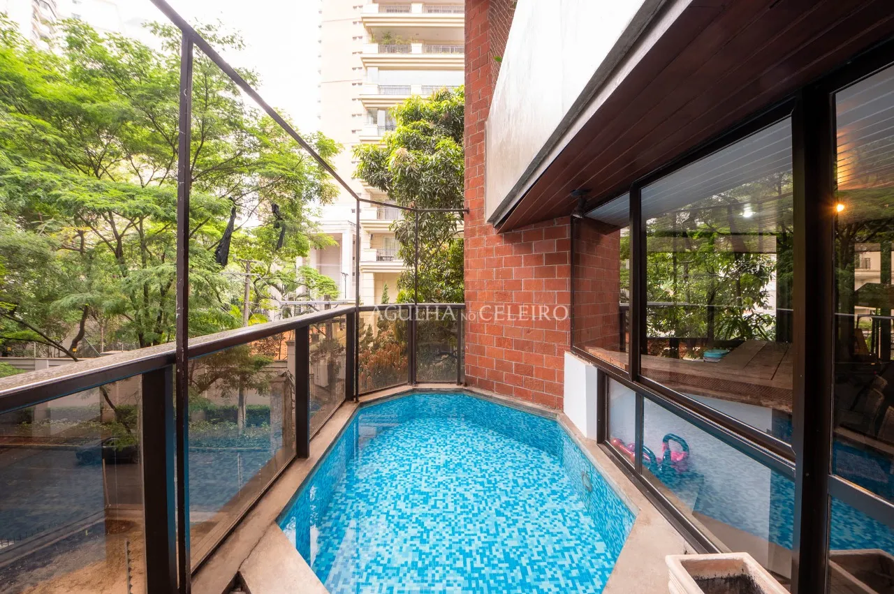 Apartamento lindo a venda em Moema – 17652