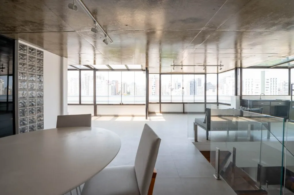 Cobertura duplex moderna e aconchegante pronto para morar. – 17679