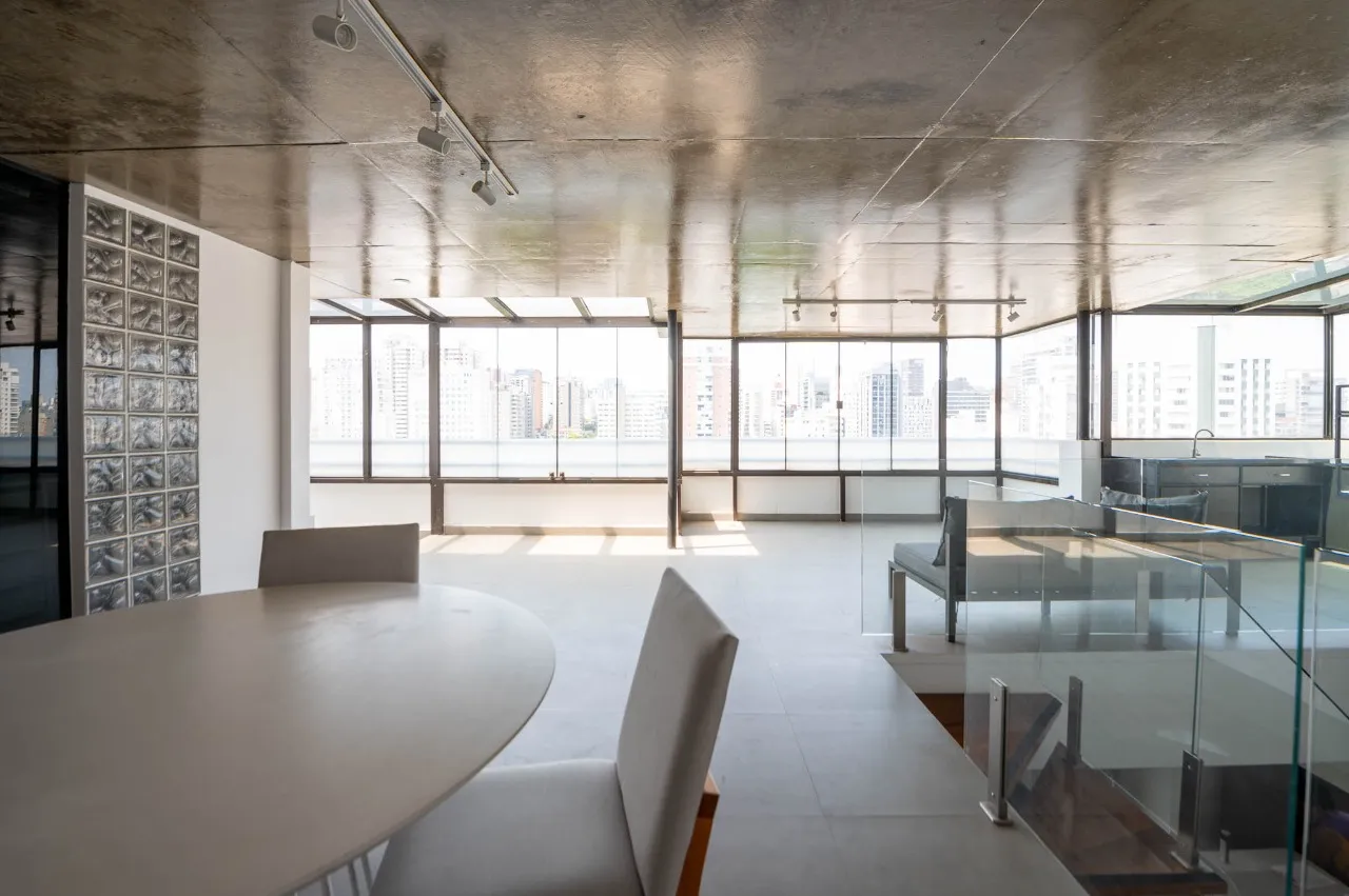 Cobertura duplex moderna e aconchegante pronto para morar. – 17679