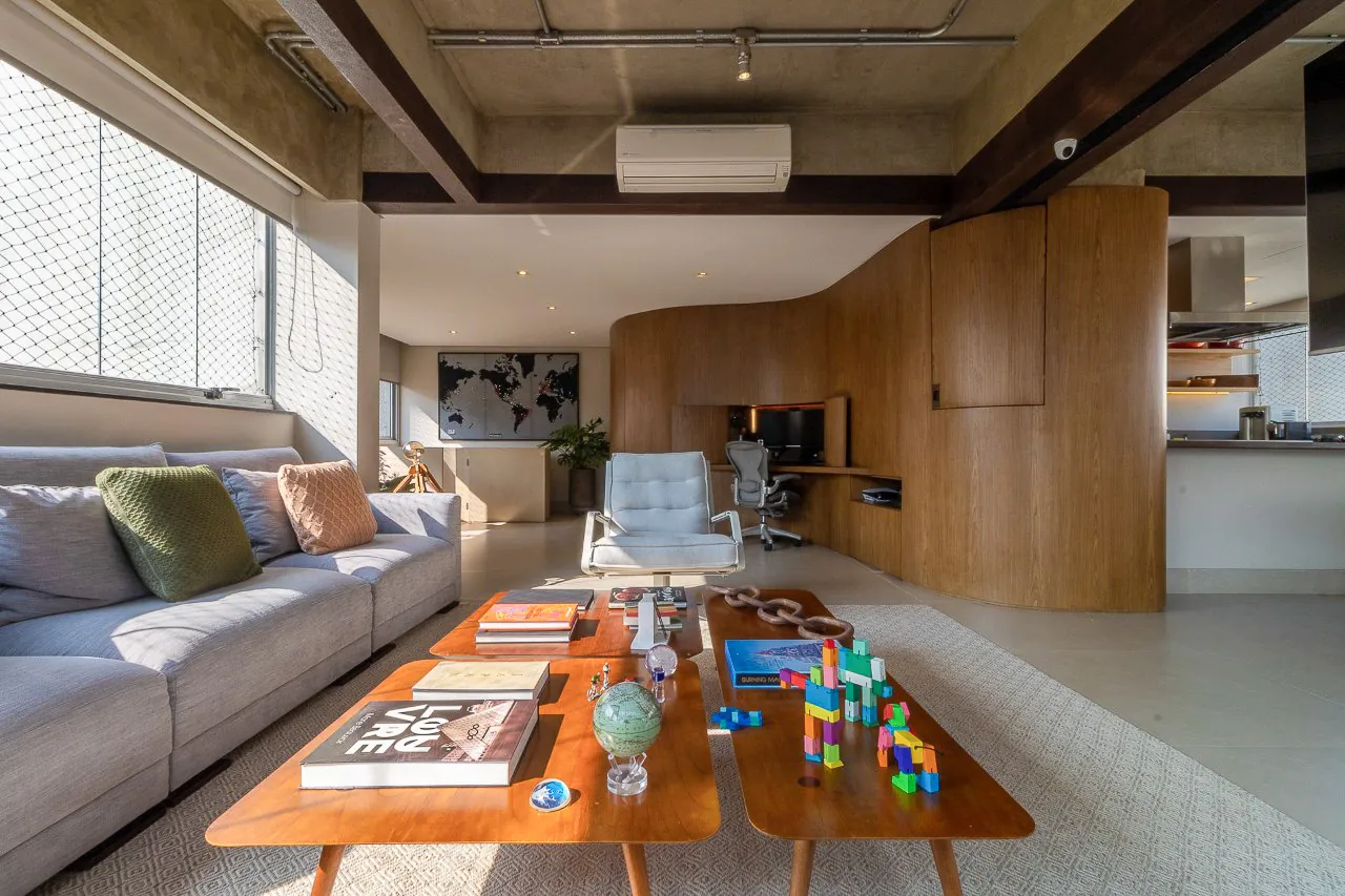 Cobertura duplex com reforma maravilhosa, com estilo industrial e muita iluminação natural, em Moema. – 17693