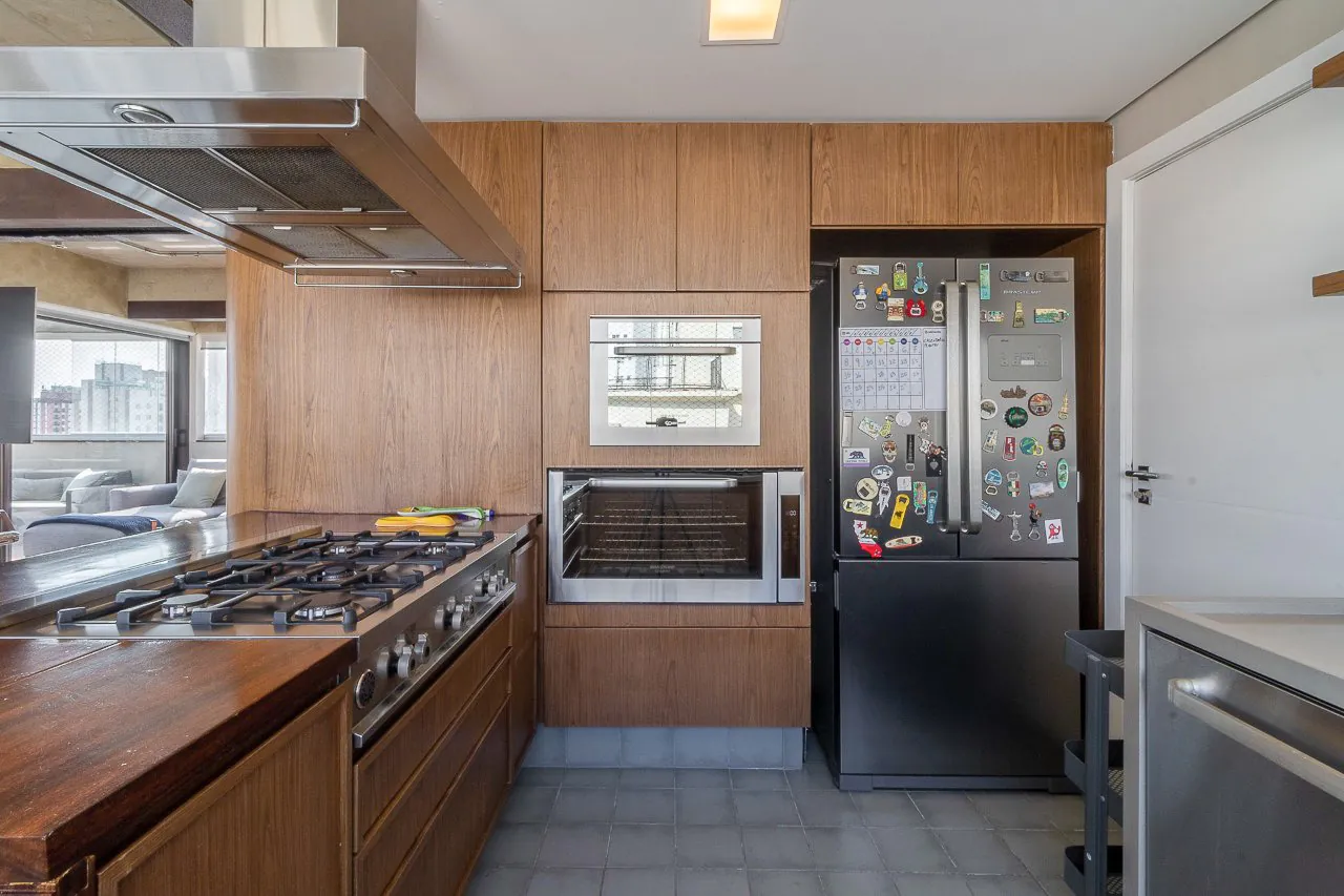 Cobertura duplex com reforma maravilhosa, com estilo industrial e muita iluminação natural, em Moema. – 17693