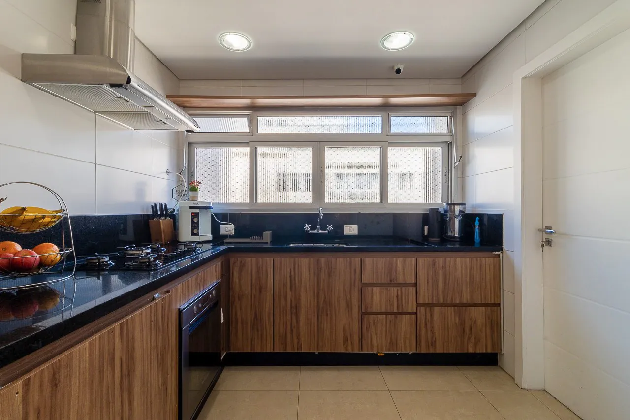 Cobertura duplex com reforma maravilhosa, com estilo industrial e muita iluminação natural, em Moema. – 17693