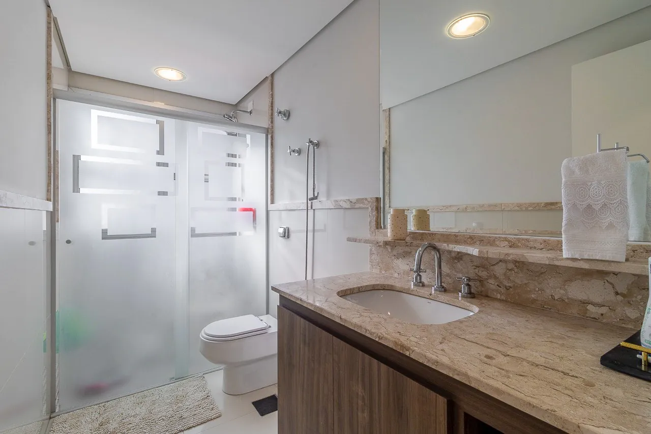 Cobertura duplex com reforma maravilhosa, com estilo industrial e muita iluminação natural, em Moema. – 17693