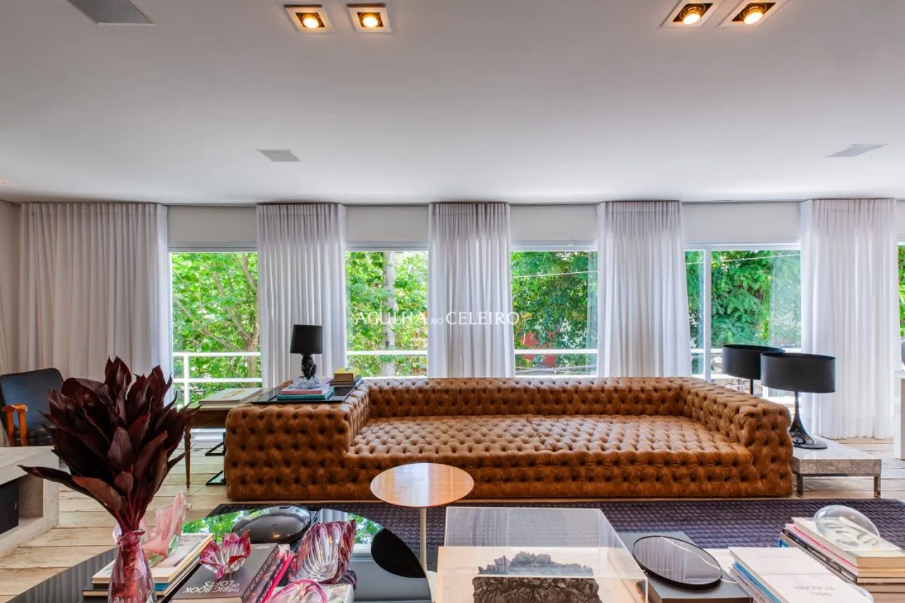 Casa contemporânea disponível para venda e aluguel na Vila Madalena. – 9981