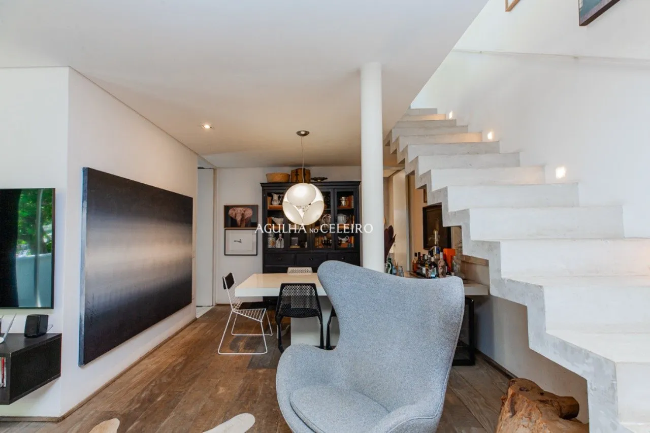 Casa contemporânea disponível para venda e aluguel na Vila Madalena. – 9981