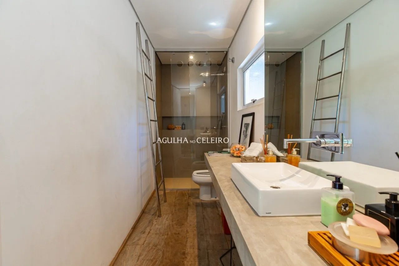 Casa contemporânea disponível para venda e aluguel na Vila Madalena. – 9981