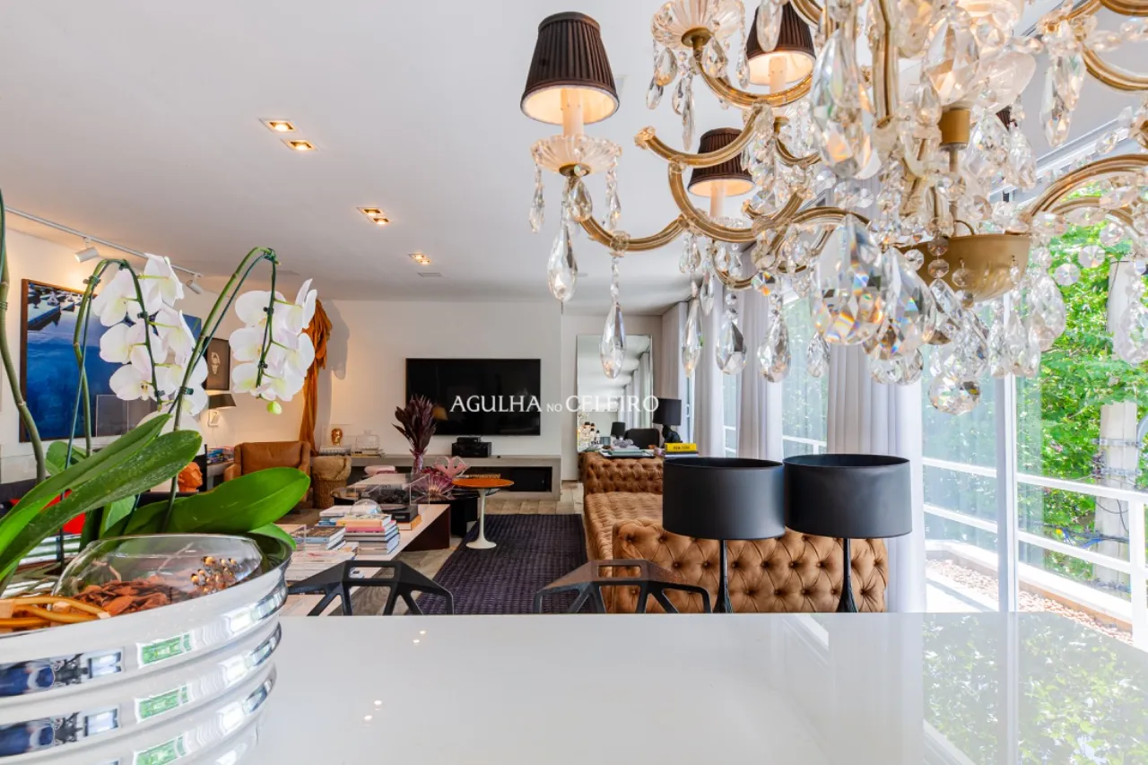 Casa contemporânea disponível para venda e aluguel na Vila Madalena. – 9981