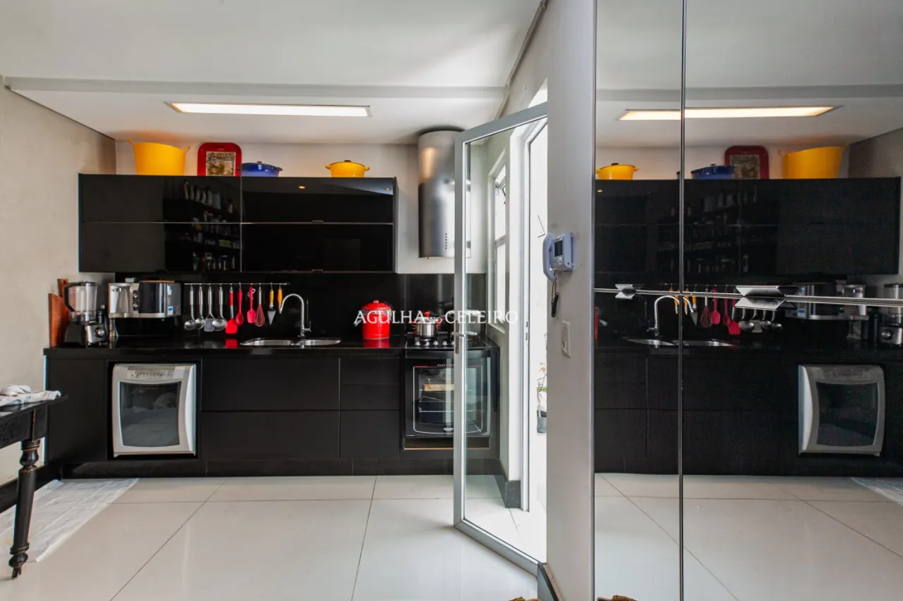 Casa contemporânea disponível para venda e aluguel na Vila Madalena. – 9981