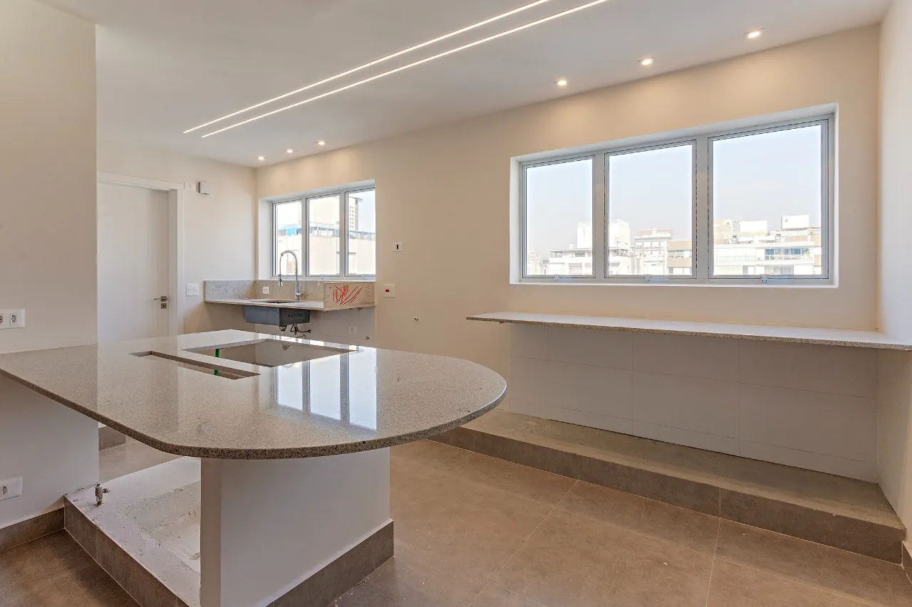 Apartamento amplo recém reformado com boa iluminação natural no Itaim. – AP1436 - IMG_0016