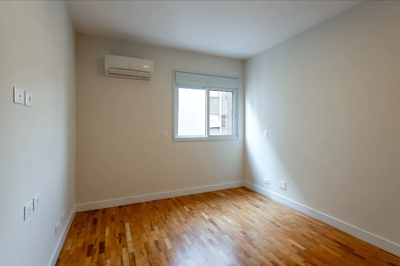 Apartamento amplo recém reformado com boa iluminação natural no Itaim. – AP1436 - IMG_0075