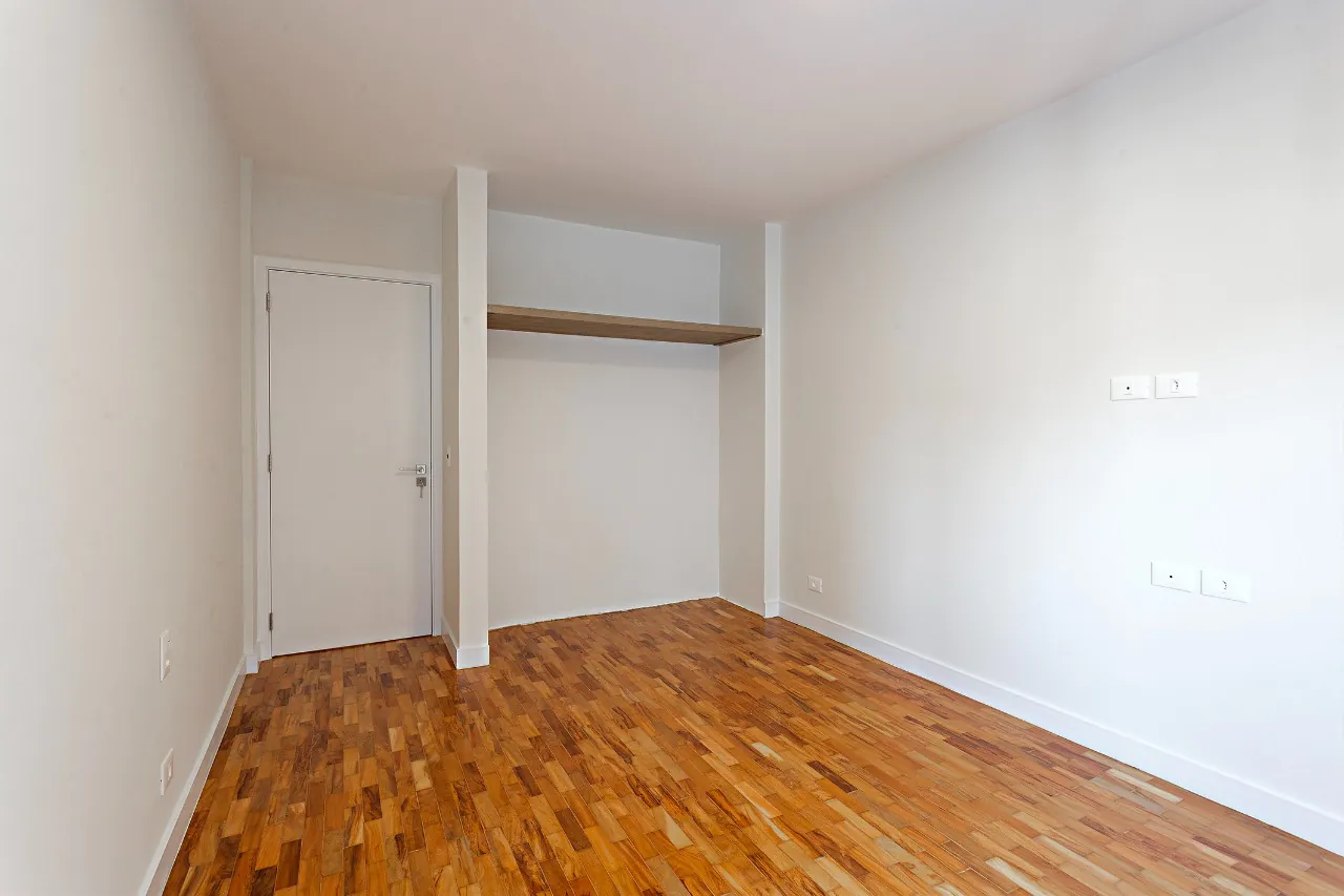 Apartamento amplo recém reformado com boa iluminação natural no Itaim. – AP1436 - IMG_0081