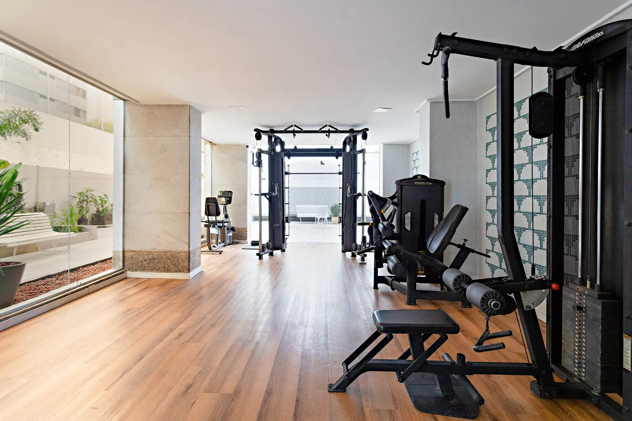 Apartamento amplo recém reformado com boa iluminação natural no Itaim. – AP1436 - IMG_0111