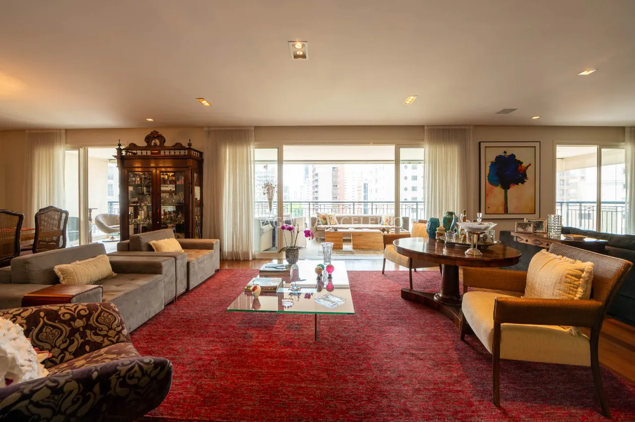 Edifício neoclássico em localização cobiçada da Vila Nova Conceição. – AP6324