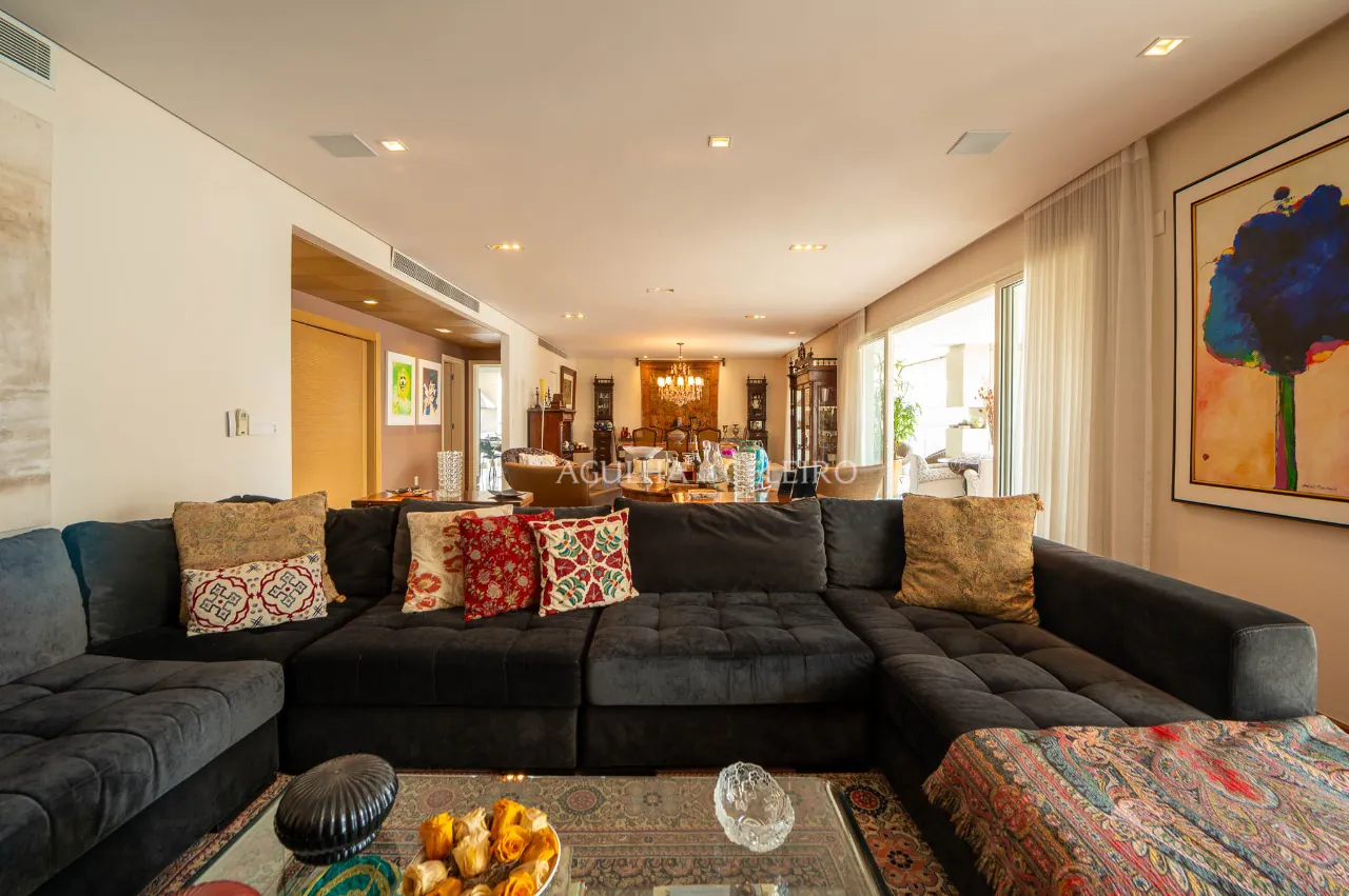 Edifício neoclássico em localização cobiçada da Vila Nova Conceição. – AP6324