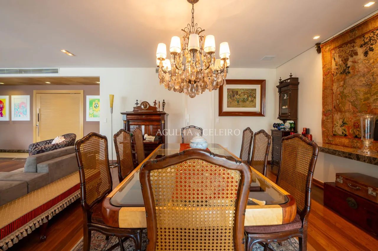 Edifício neoclássico em localização cobiçada da Vila Nova Conceição. – AP6324