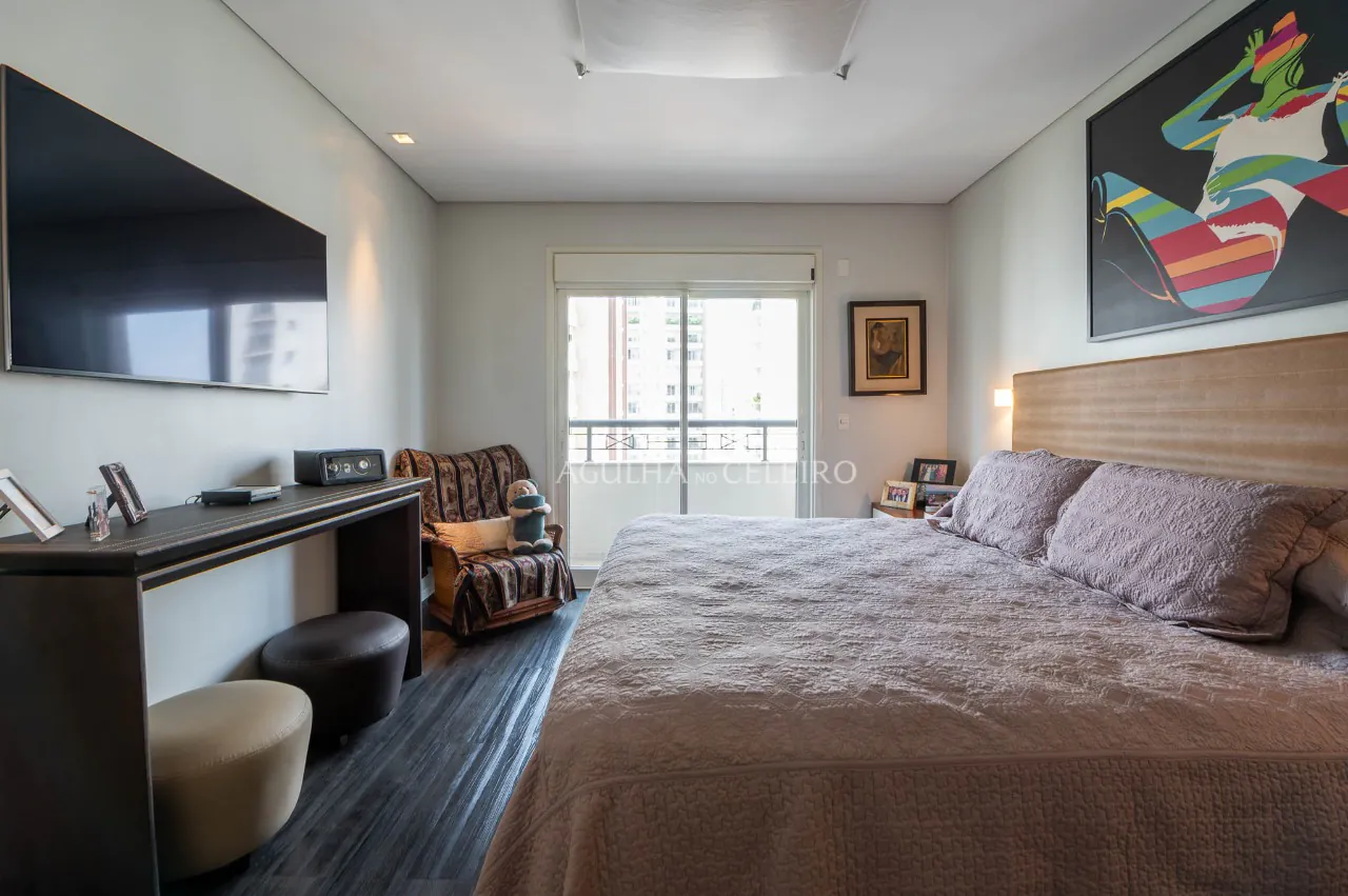 Edifício neoclássico em localização cobiçada da Vila Nova Conceição. – AP6324