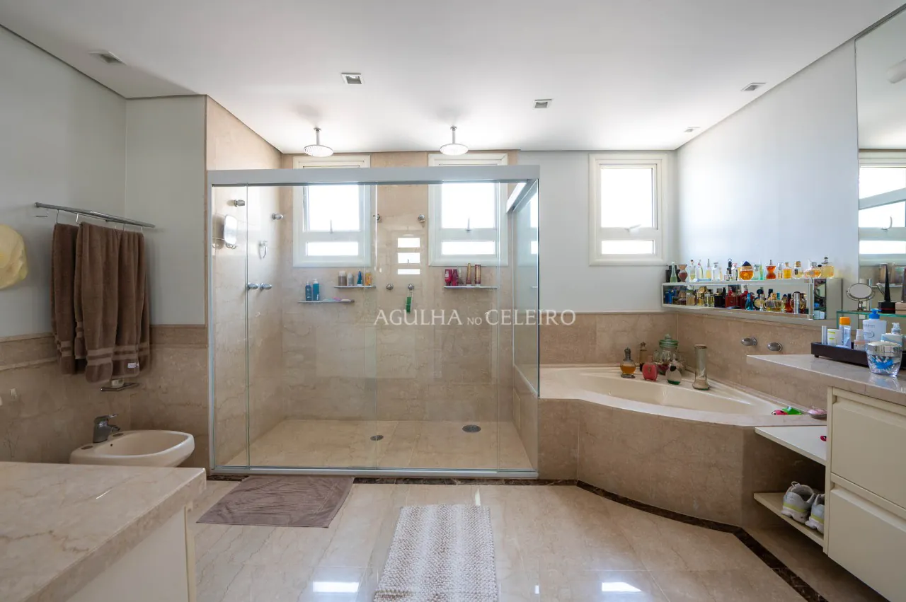 Edifício neoclássico em localização cobiçada da Vila Nova Conceição. – AP6324