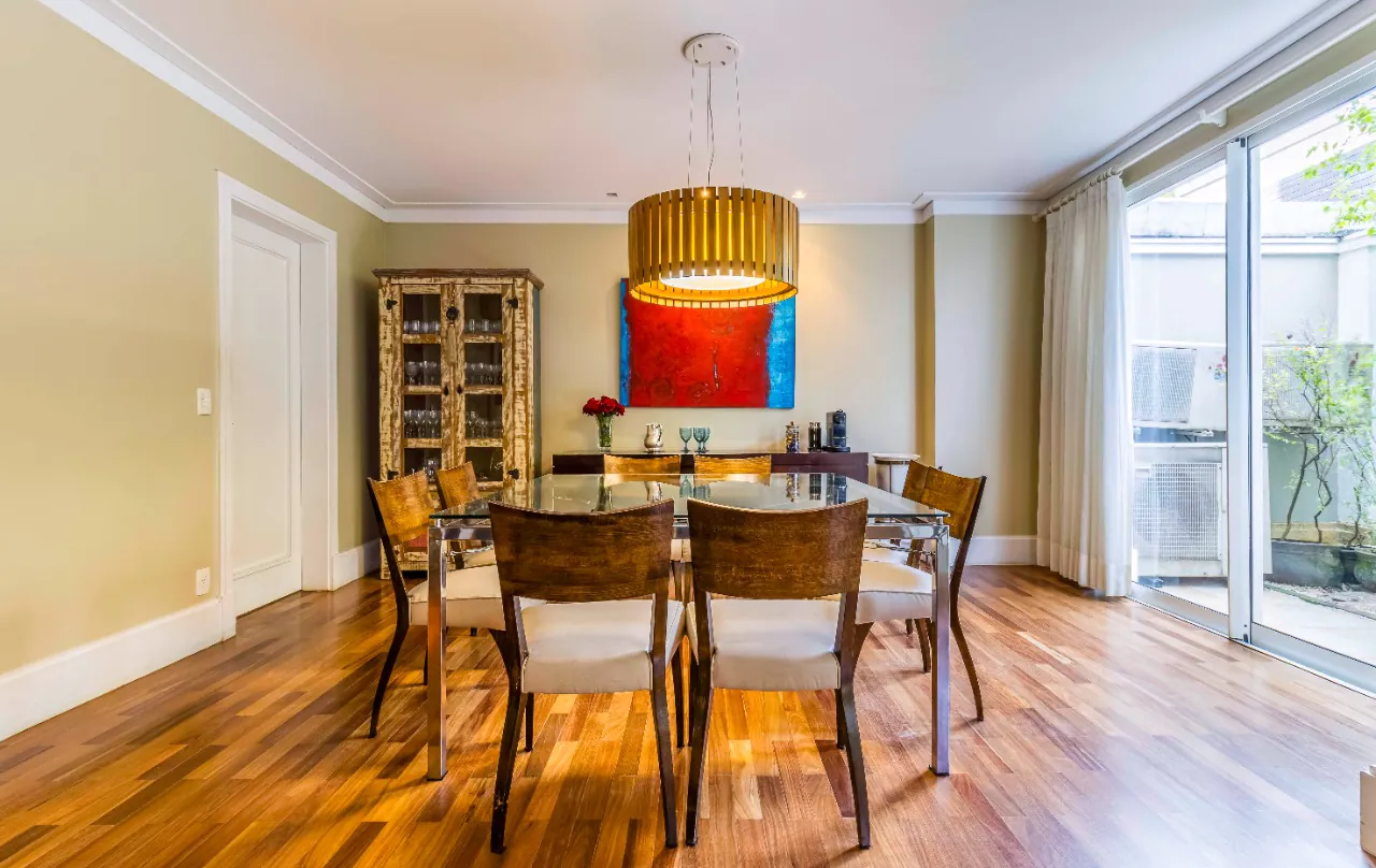 casa-com-projeto-acolhedor-e-com-projeto-que-integra-a-natureza-em-condominio-de-alto-de-pinheiros-17961-5