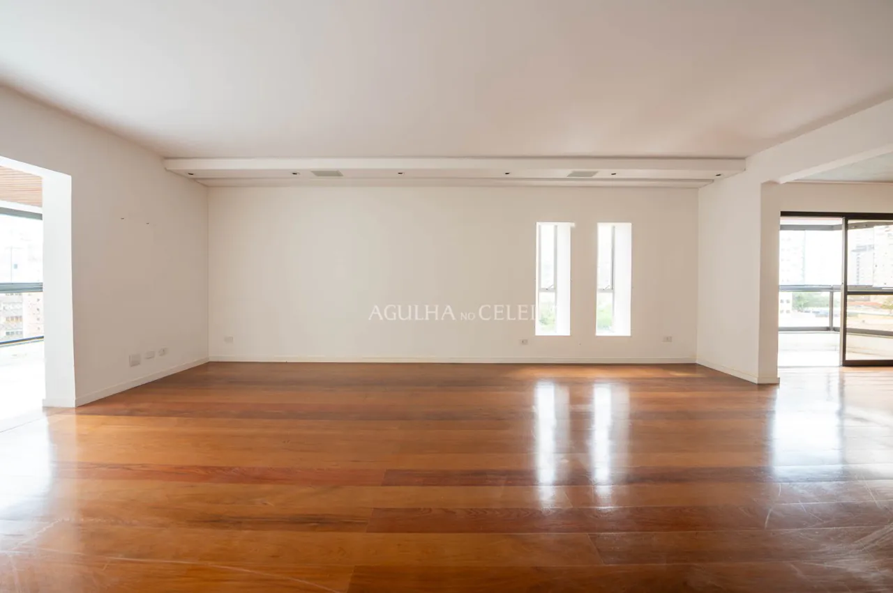 Apartamento com 4 suítes a 600 metros do Parque Ibirapuera à venda em Moema Pássaros. – 13881