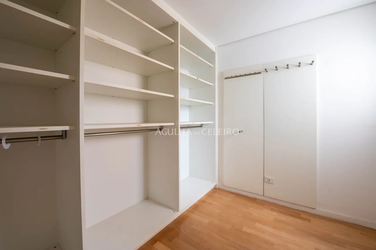 Apartamento com 4 suítes a 600 metros do Parque Ibirapuera à venda em Moema Pássaros. – 13881