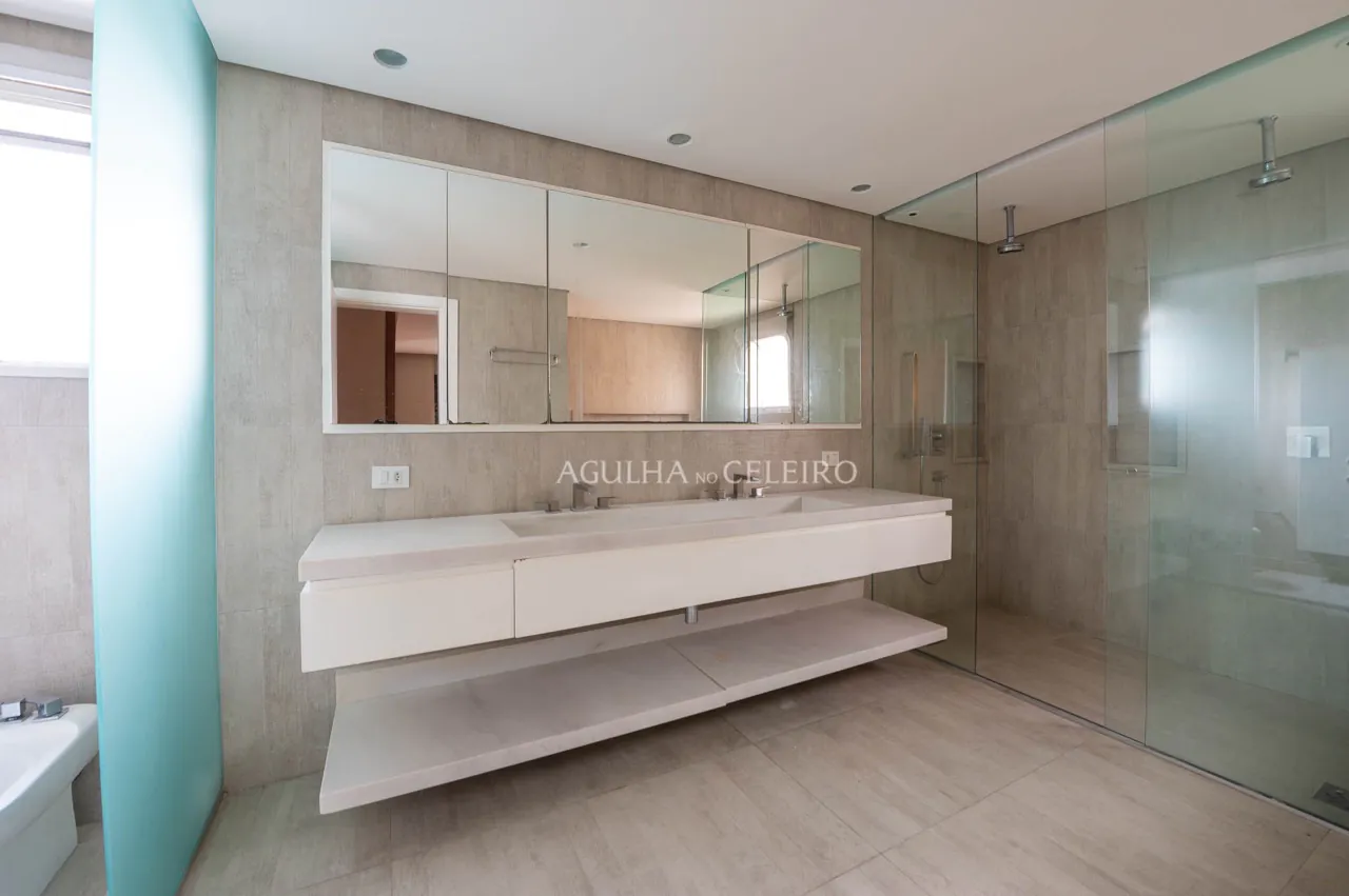 Apartamento com 4 suítes a 600 metros do Parque Ibirapuera à venda em Moema Pássaros. – 13881