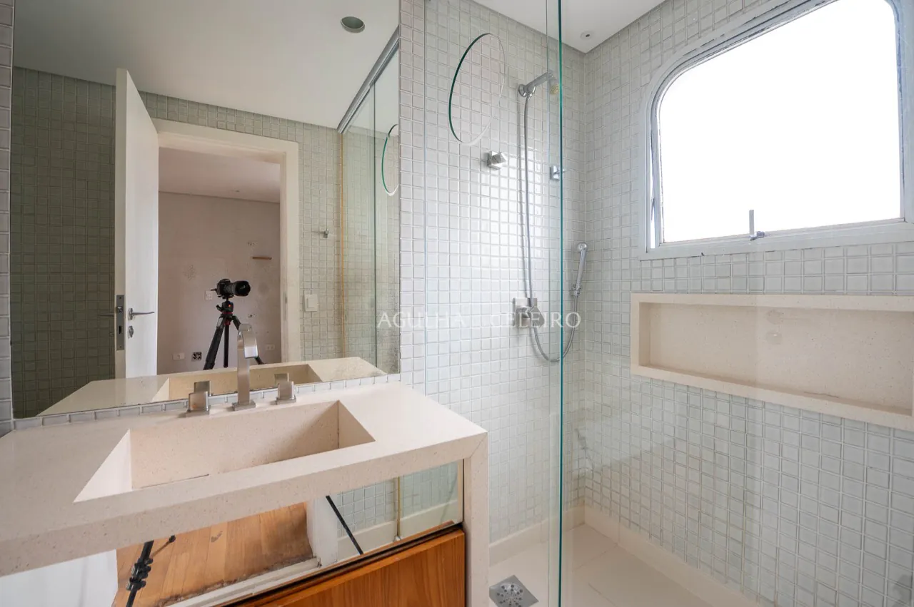 Apartamento com 4 suítes a 600 metros do Parque Ibirapuera à venda em Moema Pássaros. – 13881