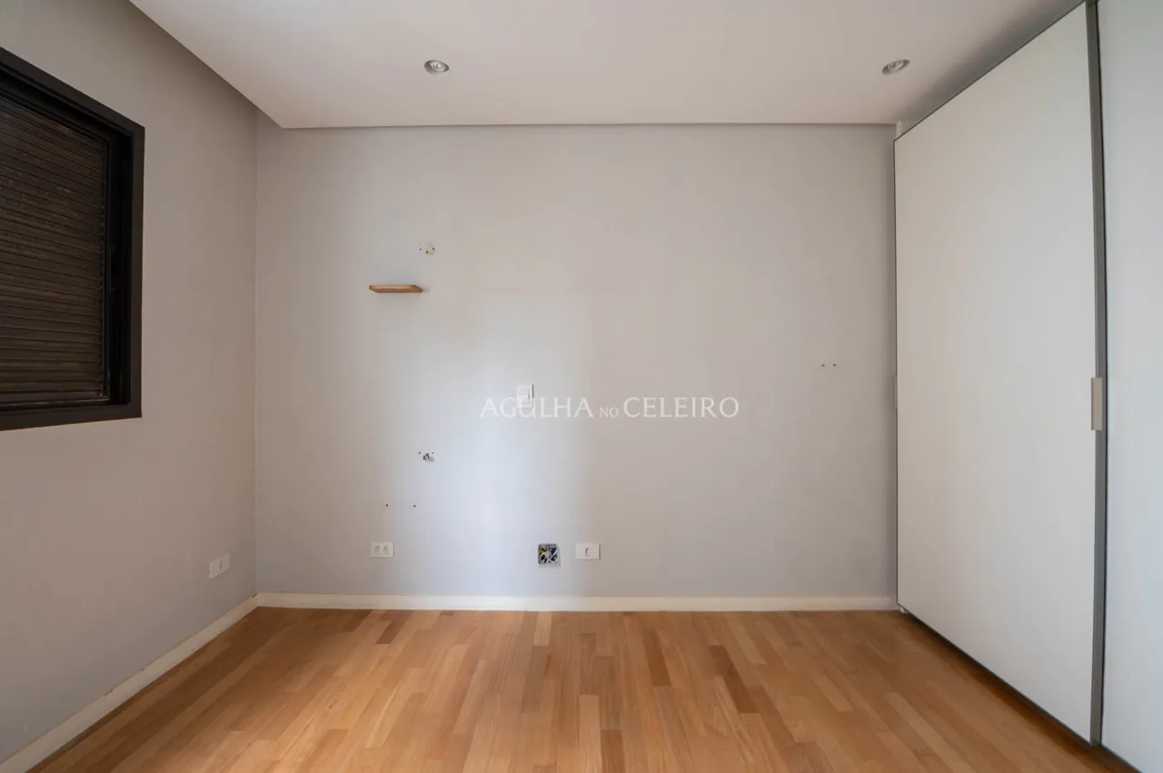 Apartamento com 4 suítes a 600 metros do Parque Ibirapuera à venda em Moema Pássaros. – 13881