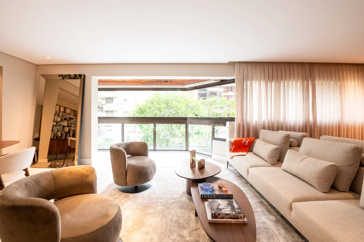 Apartamento reformado à venda na Vila Nova Conceição. – 14278