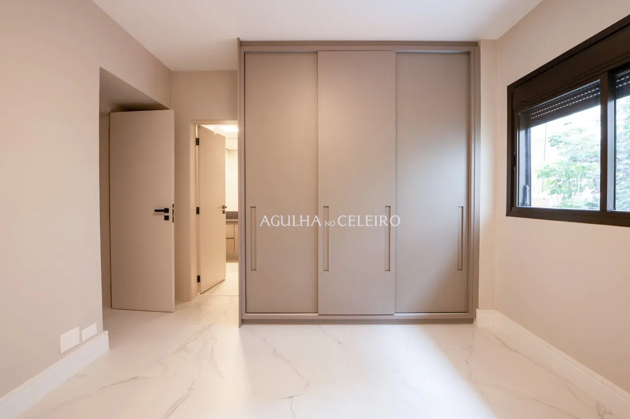 Apartamento reformado à venda na Vila Nova Conceição. – 14278