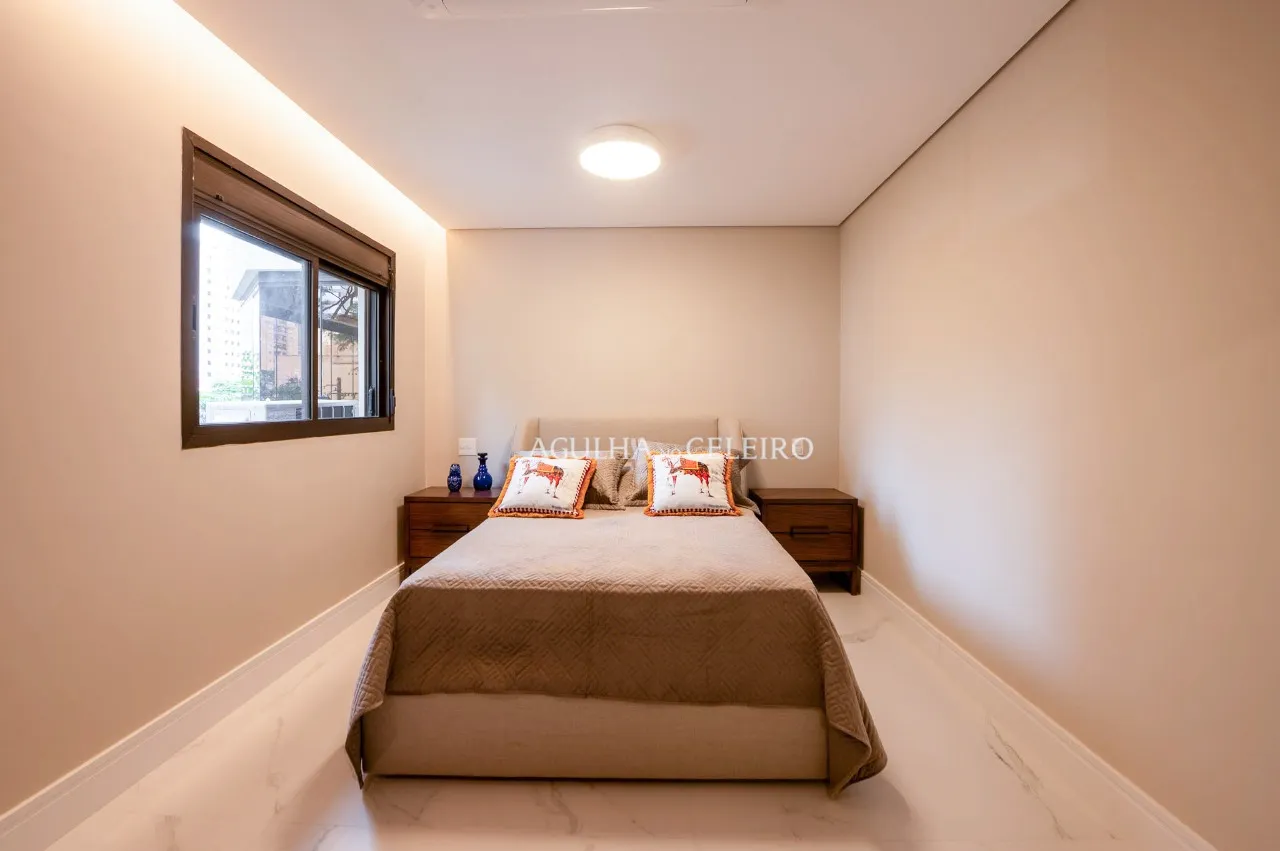 Apartamento reformado à venda na Vila Nova Conceição. – 14278