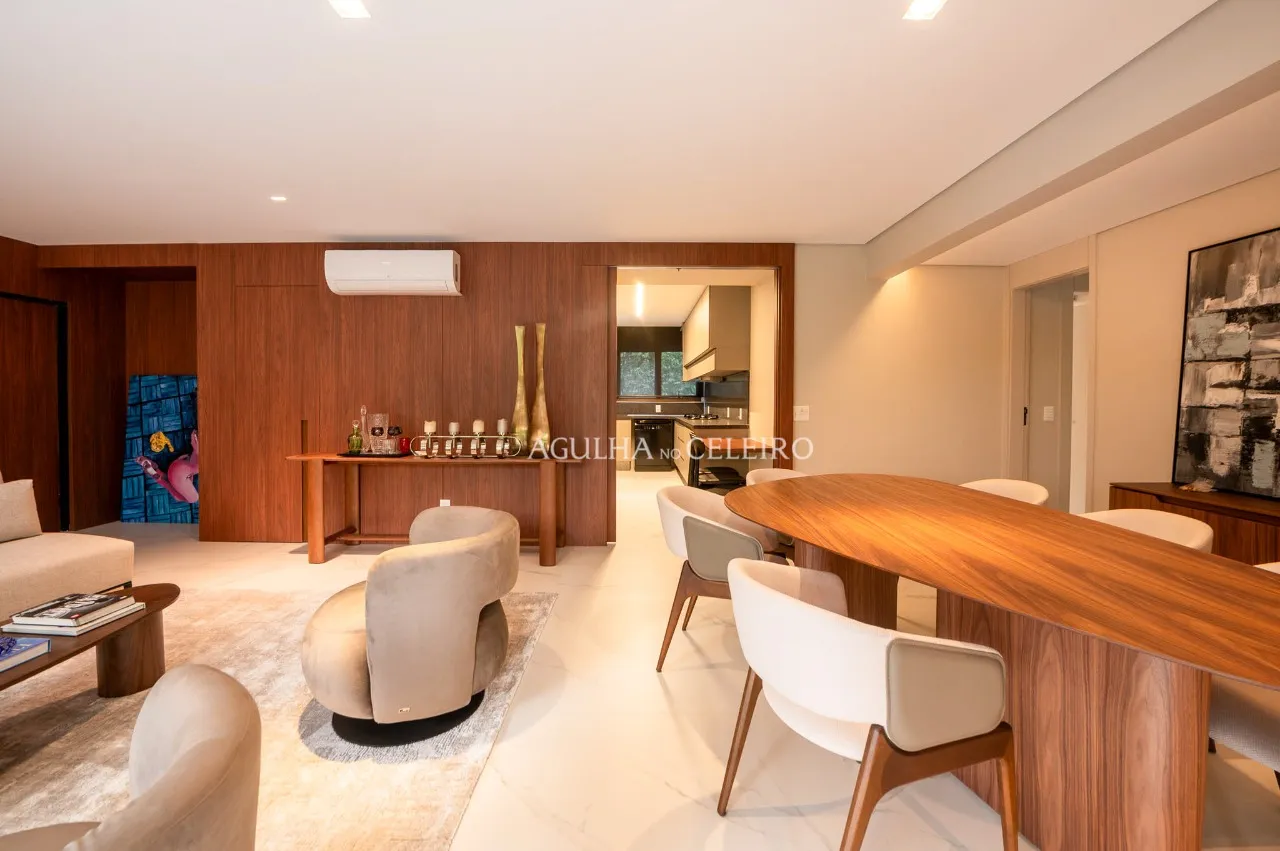 Apartamento reformado à venda na Vila Nova Conceição. – 14278