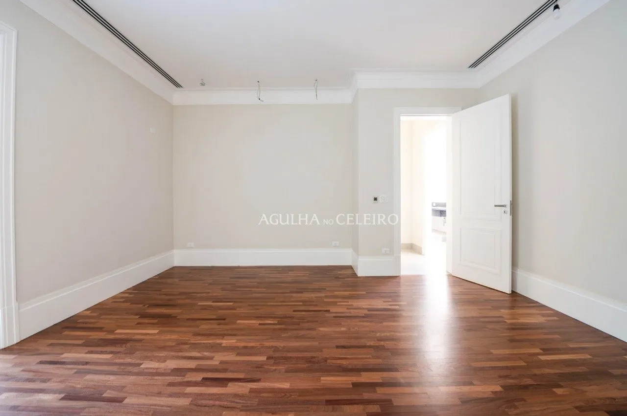 Casa impecável à venda no Jardim America. – 15931