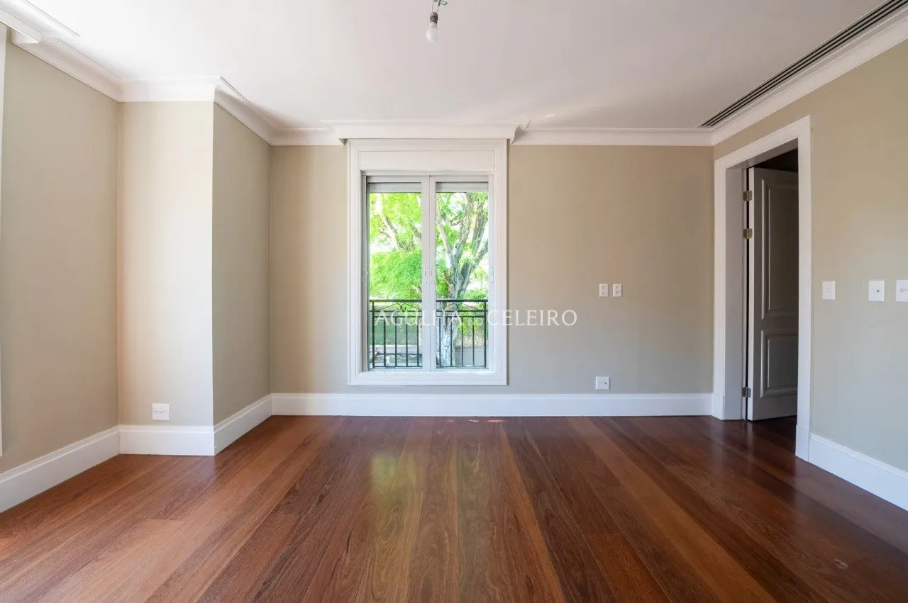 Casa impecável à venda no Jardim America. – 15931