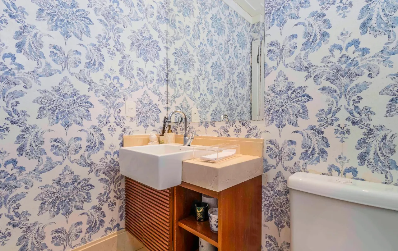 Casa com projeto acolhedor e com projeto que integra a natureza, em condomínio de Alto de Pinheiros. – 17961