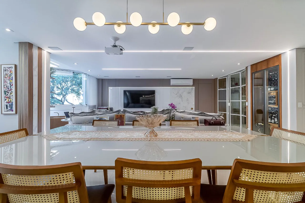 Apartamento com reforma clean, espaços abertos e uso de materiais nobres no Jardim Paulista. – 9272 - IMG_8687-HDR