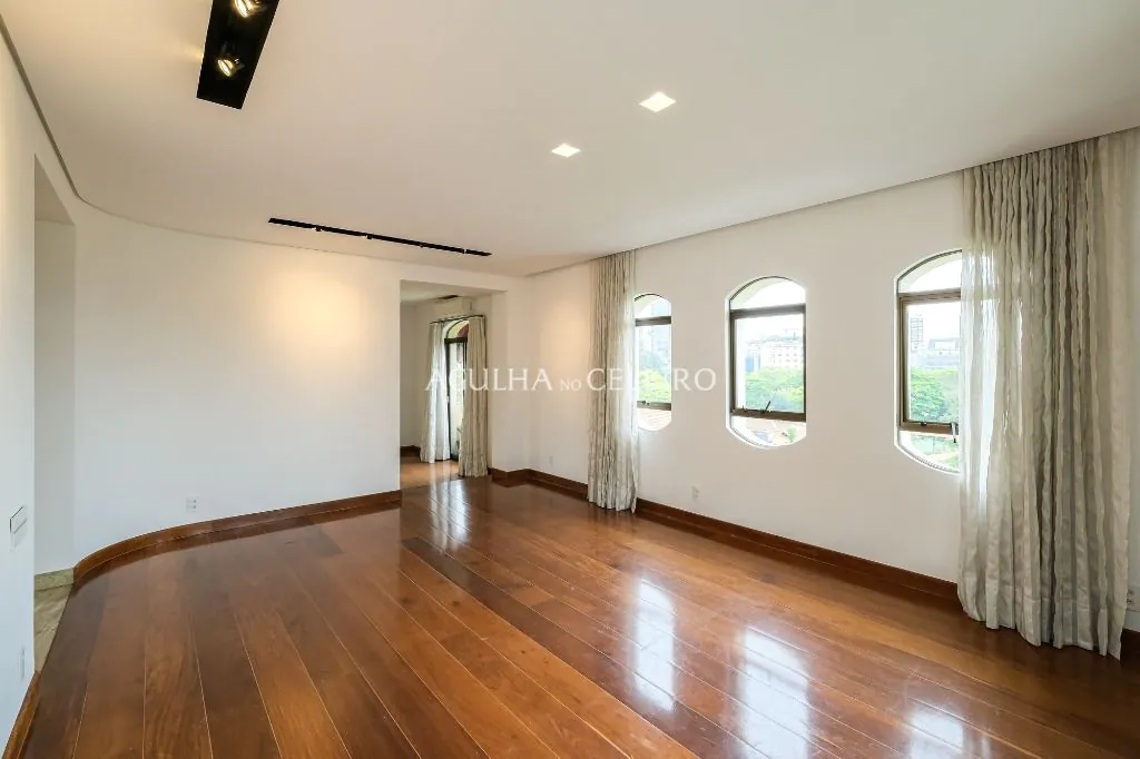 Apartamento a 450 metros do Parque Ibirapuera à venda no Jardim Paulista. – AP8263