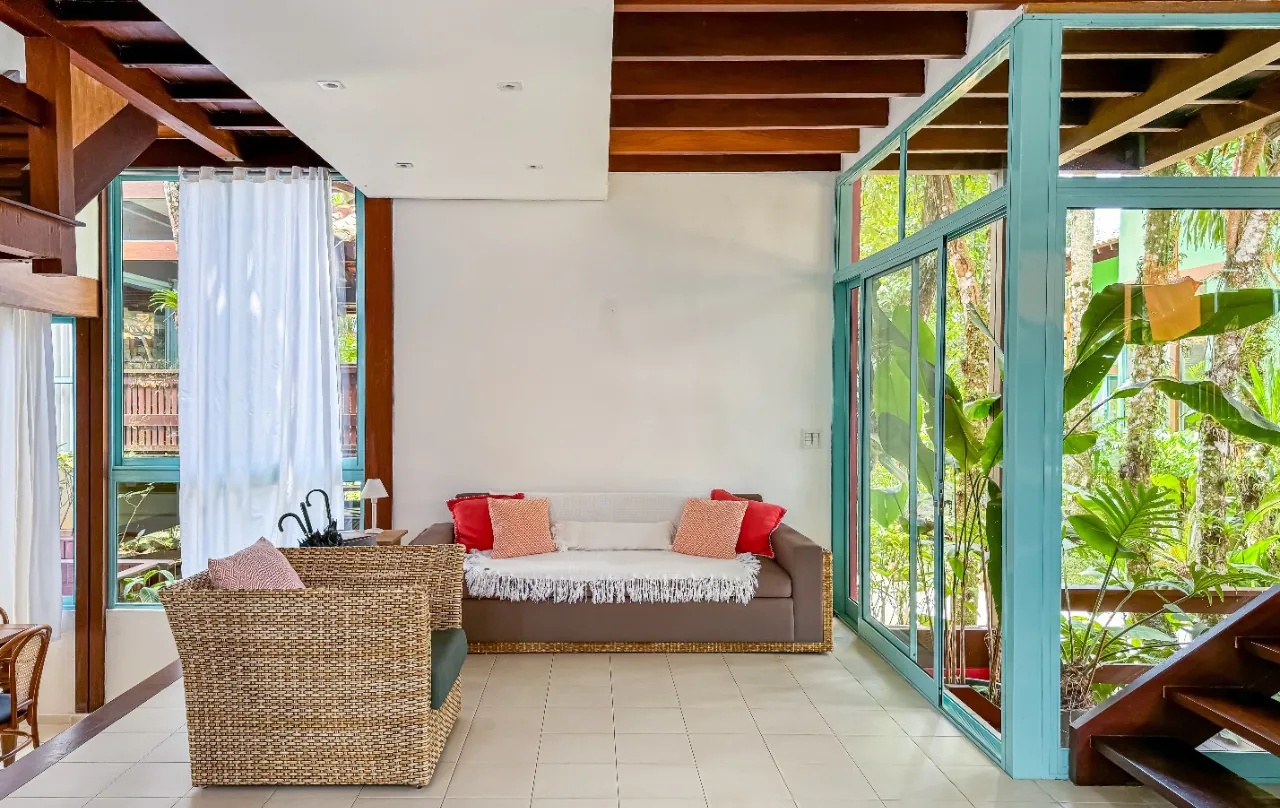 casa-charmosa-em-condominio-rodeado-pelo-verde-e-a-poucos-passos-da-praia-de-camburi-18174-2