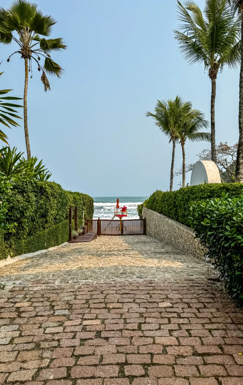 casa-com-arquitetura-contemporanea-ambientes-integrados-ha-poucos-passos-da-praia-da-baleia-18186-16