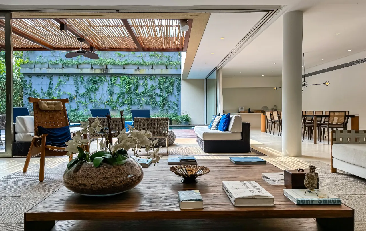 casa-com-arquitetura-contemporanea-ambientes-integrados-ha-poucos-passos-da-praia-da-baleia-18186-9