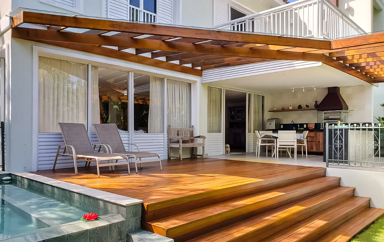 casa-com-projeto-charmoso-e-area-externa-com-churrasqueira-e-piscina-na-praia-de-juquehy-18222-5