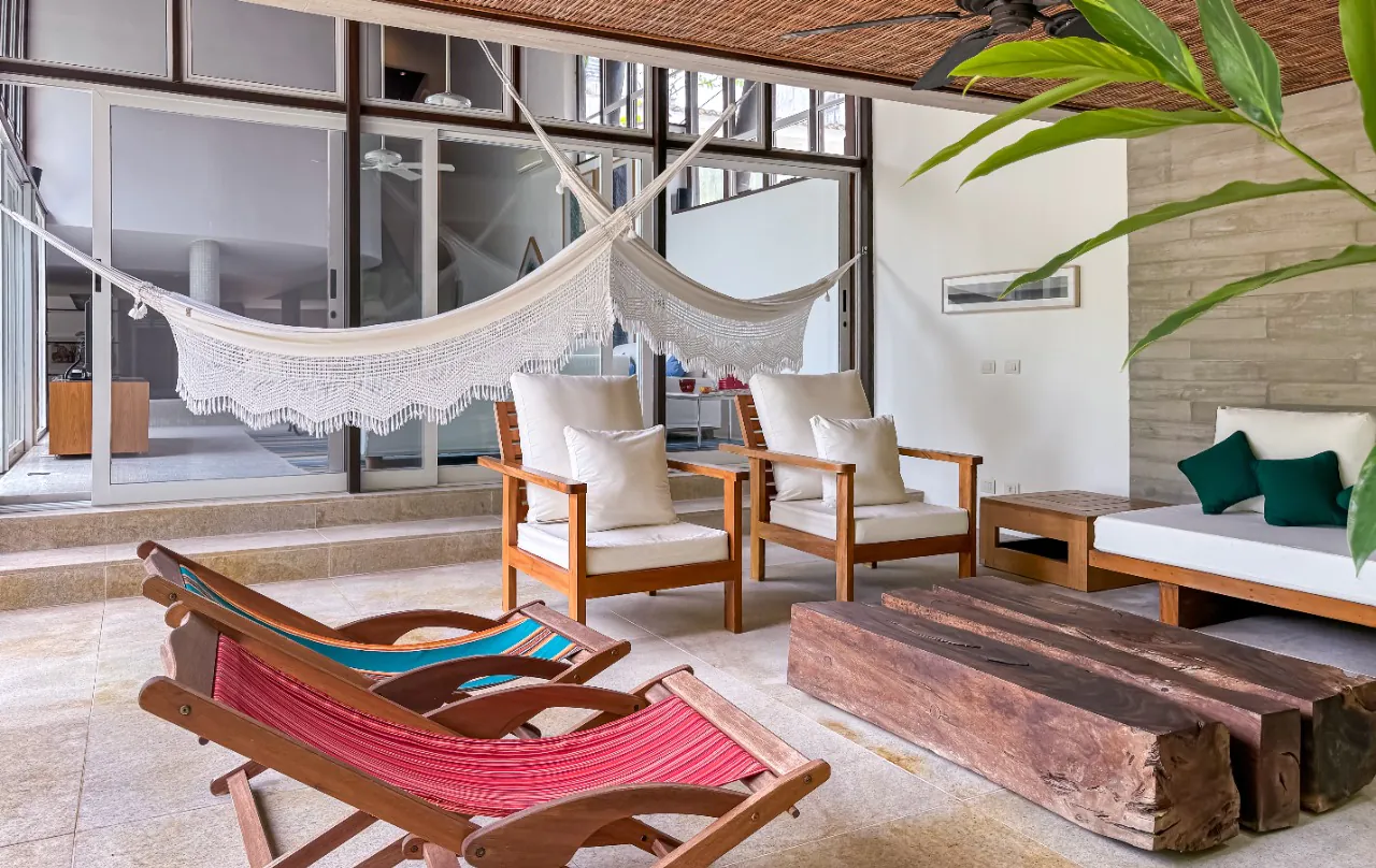 casa-com-projeto-modernista-piscina-e-jardim-encantador-em-condominio-com-lazer-na-praia-da-baleia-18183-5