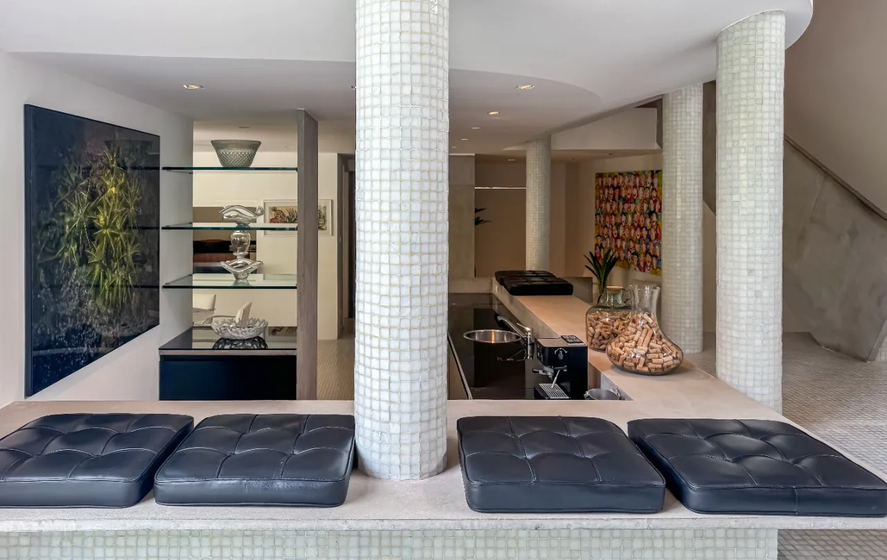 casa-com-projeto-modernista-piscina-e-jardim-encantador-em-condominio-com-lazer-na-praia-da-baleia-18183-9