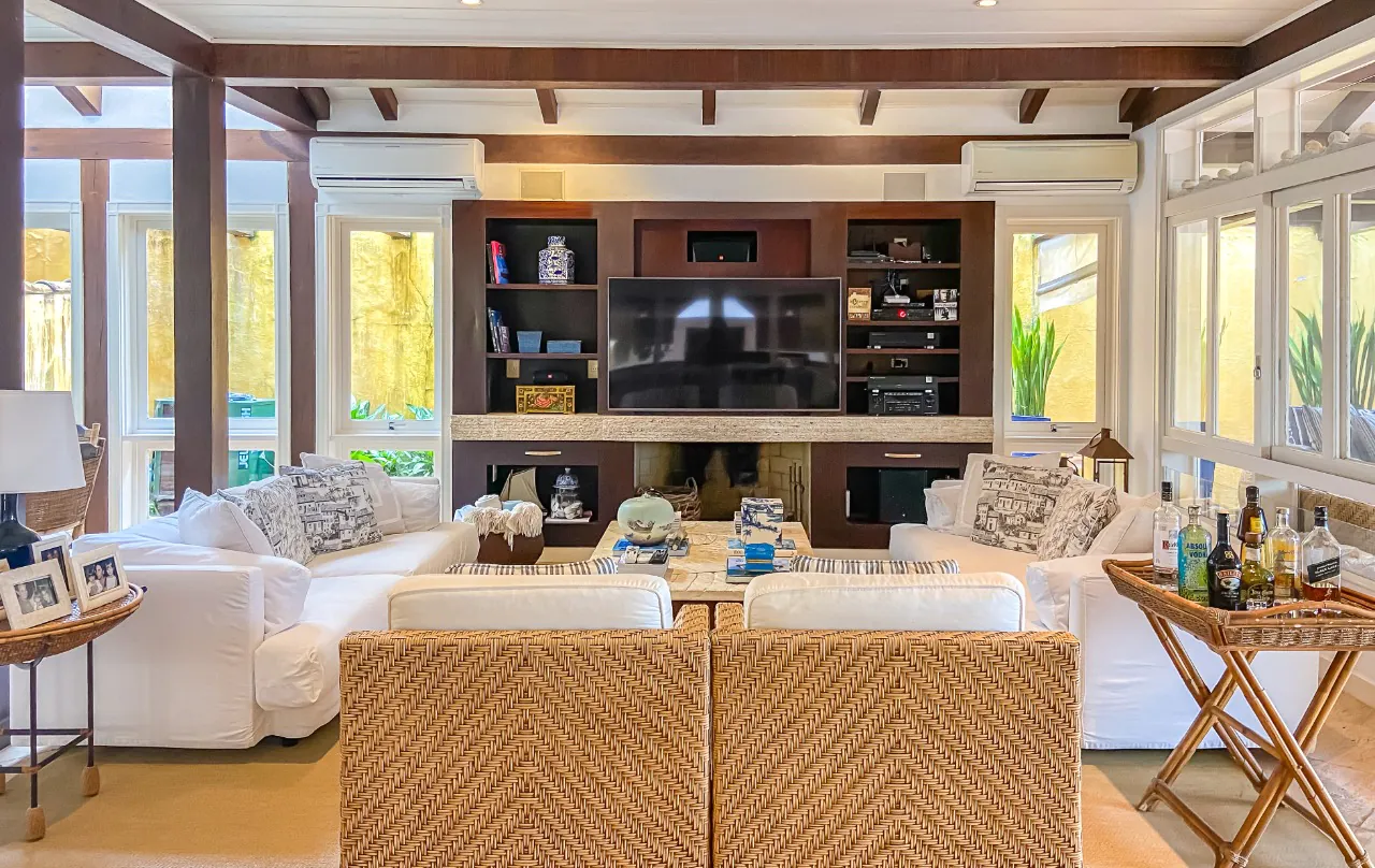 casa-em-condominio-com-piscina-e-jardim-delicioso-e-vista-para-o-mar-em-camburizinho-18176-10