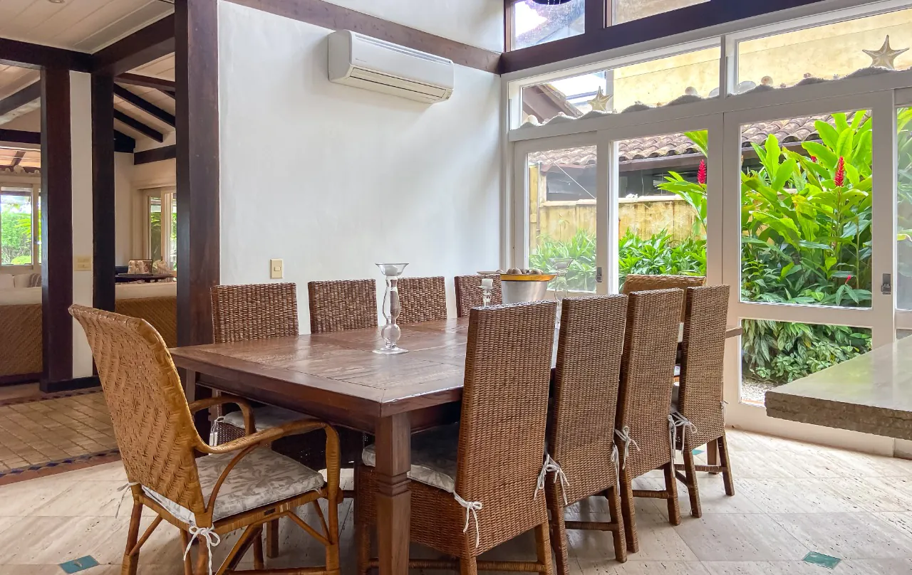 casa-em-condominio-com-piscina-e-jardim-delicioso-e-vista-para-o-mar-em-camburizinho-18176-12