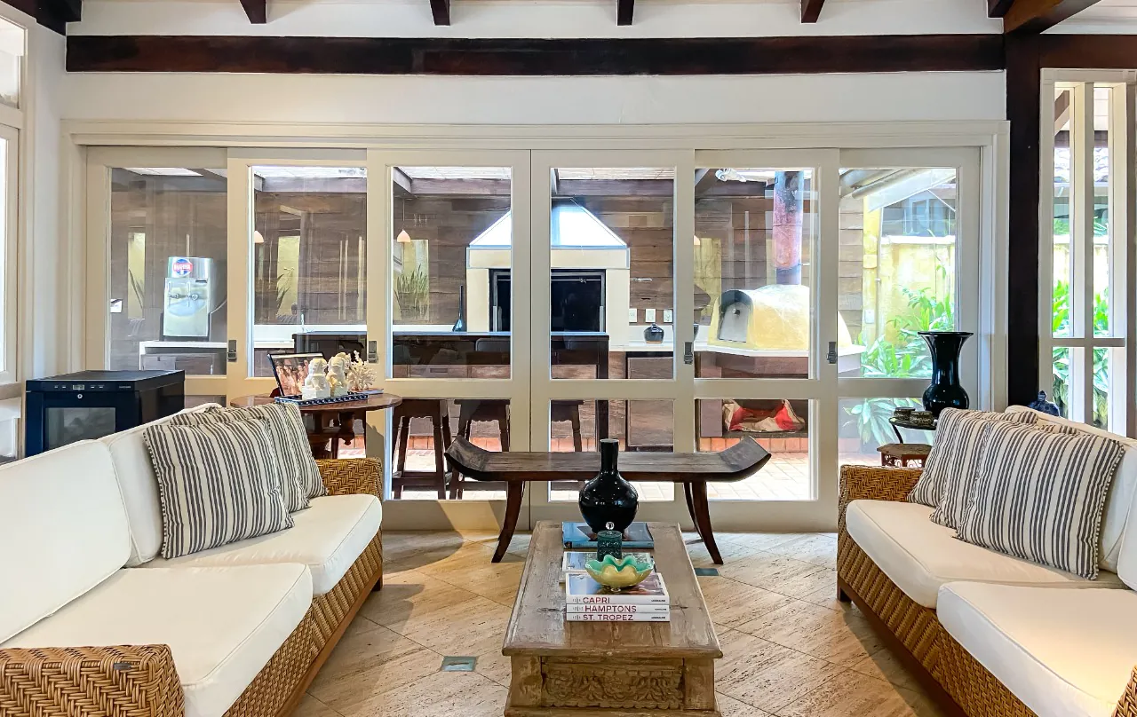 casa-em-condominio-com-piscina-e-jardim-delicioso-e-vista-para-o-mar-em-camburizinho-18176-13