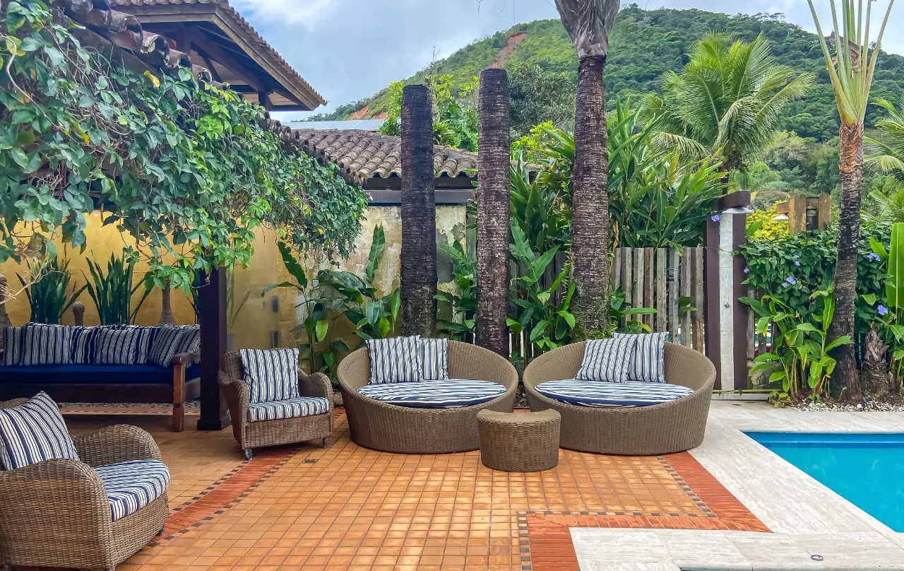 casa-em-condominio-com-piscina-e-jardim-delicioso-e-vista-para-o-mar-em-camburizinho-18176-2